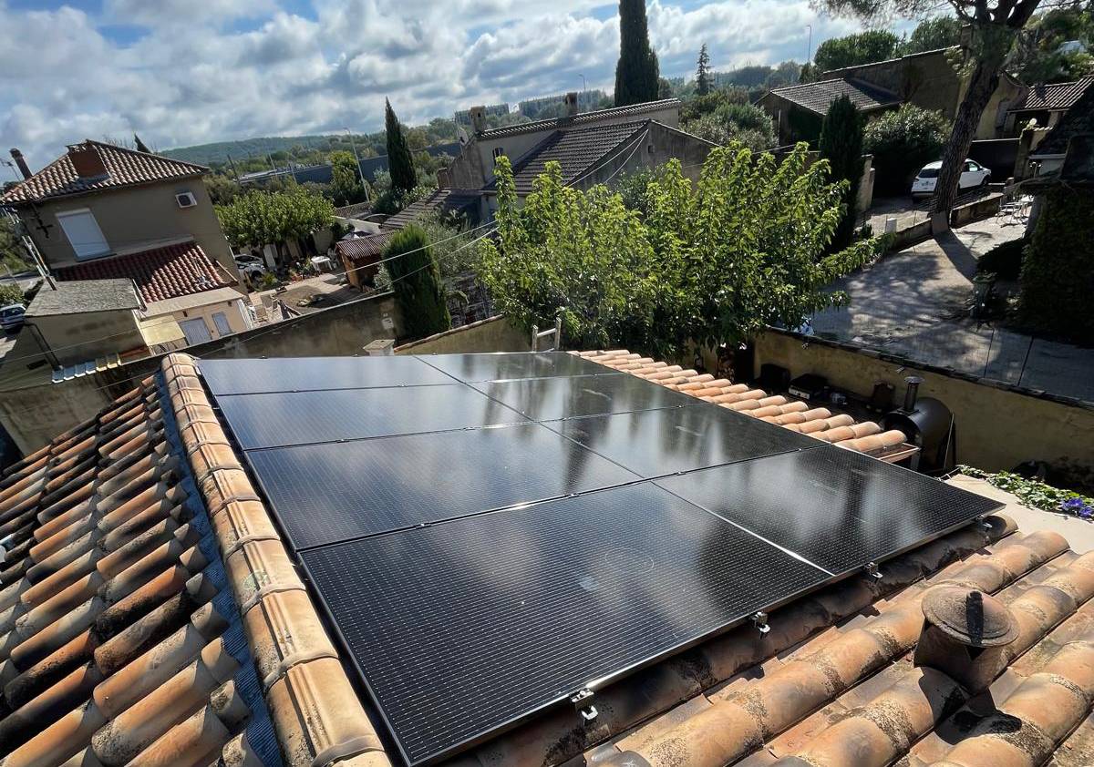 découvrez les idées reçues les plus courantes sur les panneaux solaires et démêlez le vrai du faux. informez-vous sur les avantages, les inconvénients et les réalités de l'énergie solaire pour mieux comprendre son impact sur l'environnement et votre portefeuille.