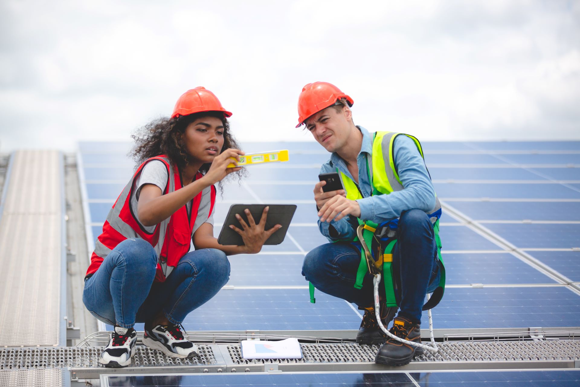 découvrez les idées reçues sur les panneaux solaires et démystifiez les préjugés qui entourent cette source d'énergie renouvelable. informez-vous sur les véritables avantages et inconvénients des panneaux solaires pour prendre des décisions éclairées.