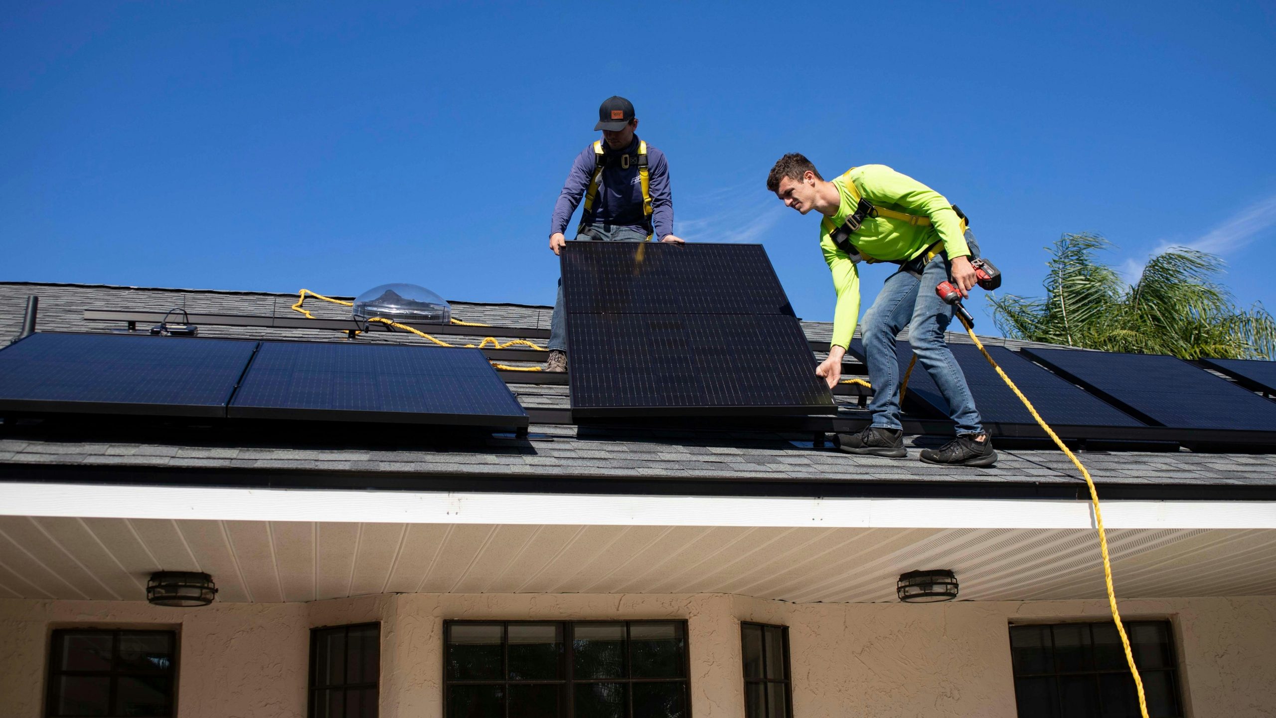 découvrez les tendances et prévisions des prix des panneaux solaires en 2025. explorez les facteurs influençant les coûts, les économies potentielles et les meilleures options pour investir dans l'énergie solaire cette année.