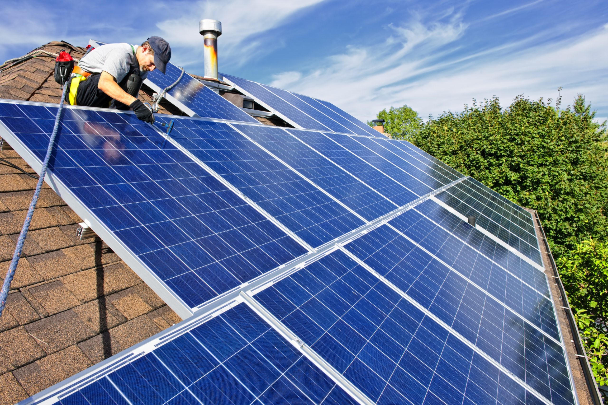 découvrez les prix des panneaux solaires hybrides en 2025 et tout ce qu'il faut savoir pour investir dans une énergie renouvelable efficace. comparez les options disponibles et optimisez votre installation solaire pour un meilleur rendement.