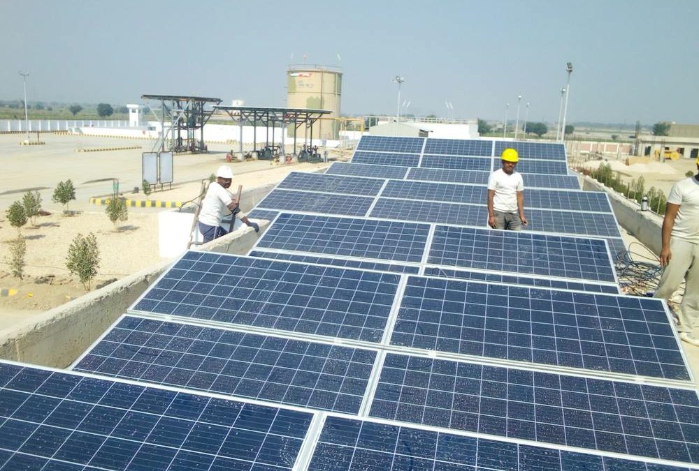 d&eacute;couvrez les prix des panneaux solaires en 2024 avec notre guide complet. comparez les offres, b&eacute;n&eacute;ficiez de conseils d'experts et trouvez la solution adapt&eacute;e &agrave; vos besoins &eacute;nerg&eacute;tiques tout en r&eacute;alisant des &eacute;conomies.