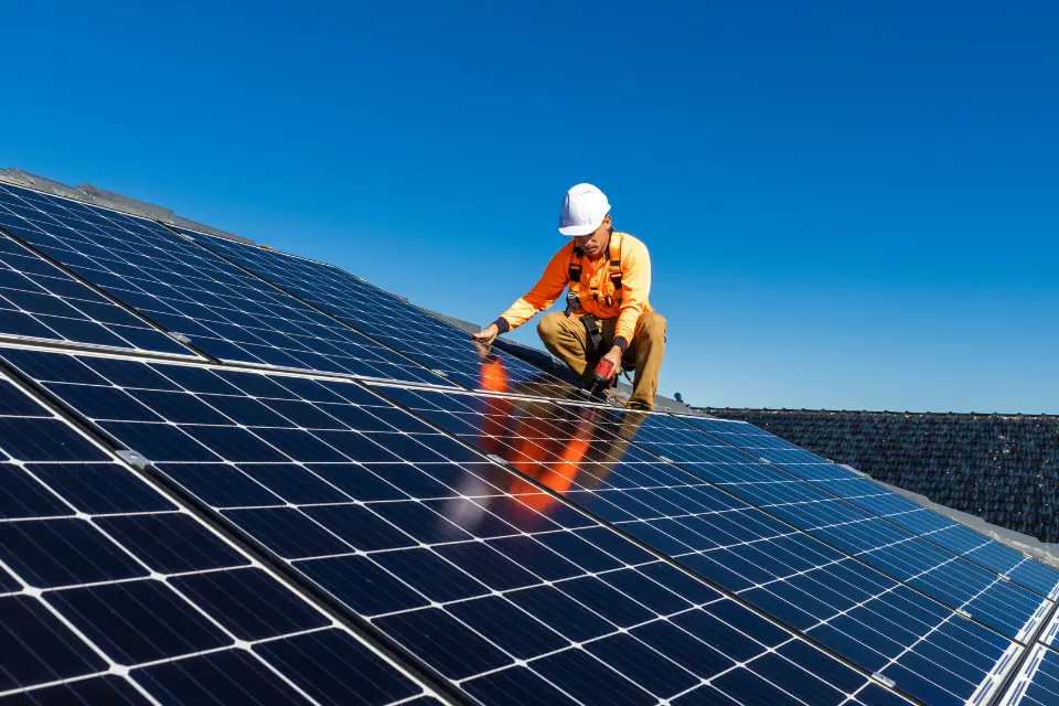 découvrez comment simuler l'installation de panneaux solaires pour vos projets de rénovation. optimisez votre consommation d'énergie et réduisez vos factures tout en contribuant à un environnement durable grâce à nos outils faciles à utiliser.
