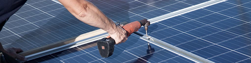 découvrez notre outil de simulation de panneaux solaires pour optimiser votre consommation d'énergie. évaluez le rendement de votre installation, estimez vos économies et contribuez à la transition énergétique tout en profitant des avantages écologiques.