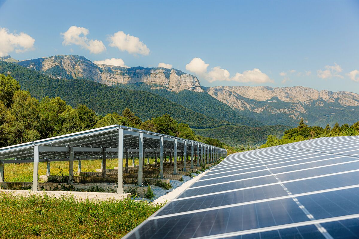 découvrez les perspectives de l'énergie solaire en europe d'ici 2025. analyse des tendances, innovations et défis du secteur de l'électricité solaire pour un avenir durable et éco-responsable.