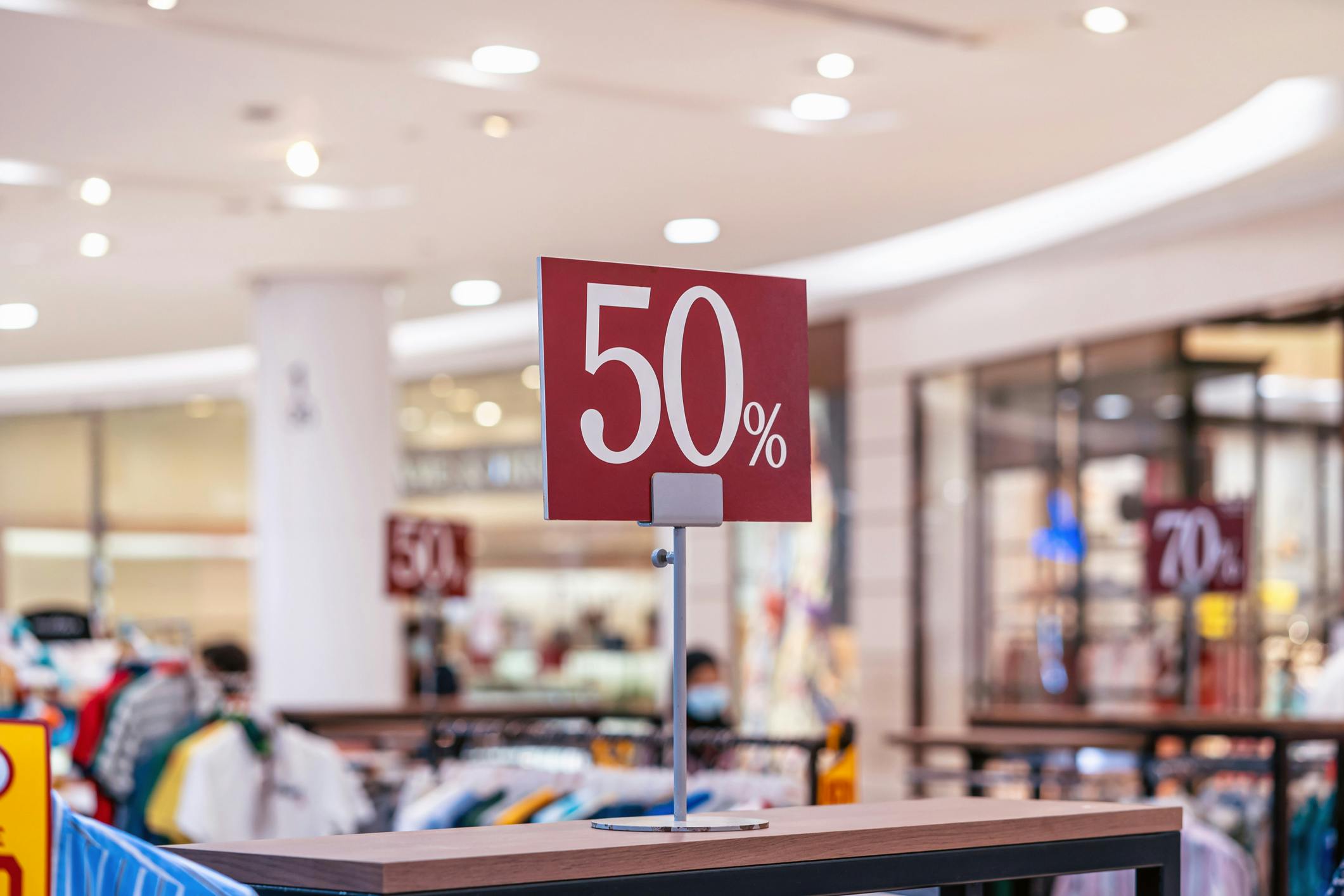 découvrez les meilleures offres des soldes d'été 2025 ! profitez de réductions incroyables sur vos vêtements, accessoires et bien plus encore. ne manquez pas cette occasion de faire des économies tout en renouvelant votre garde-robe pour la saison estivale.