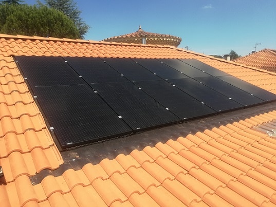 découvrez les dernières tendances et techniques pour la surimposition de toiture en 2025. apprenez comment améliorer l'isolation, l'esthétique et la durabilité de votre toit tout en respectant les normes environnementales. transformez votre habitat en un véritable espace de vie moderne tout en préservant son caractère!