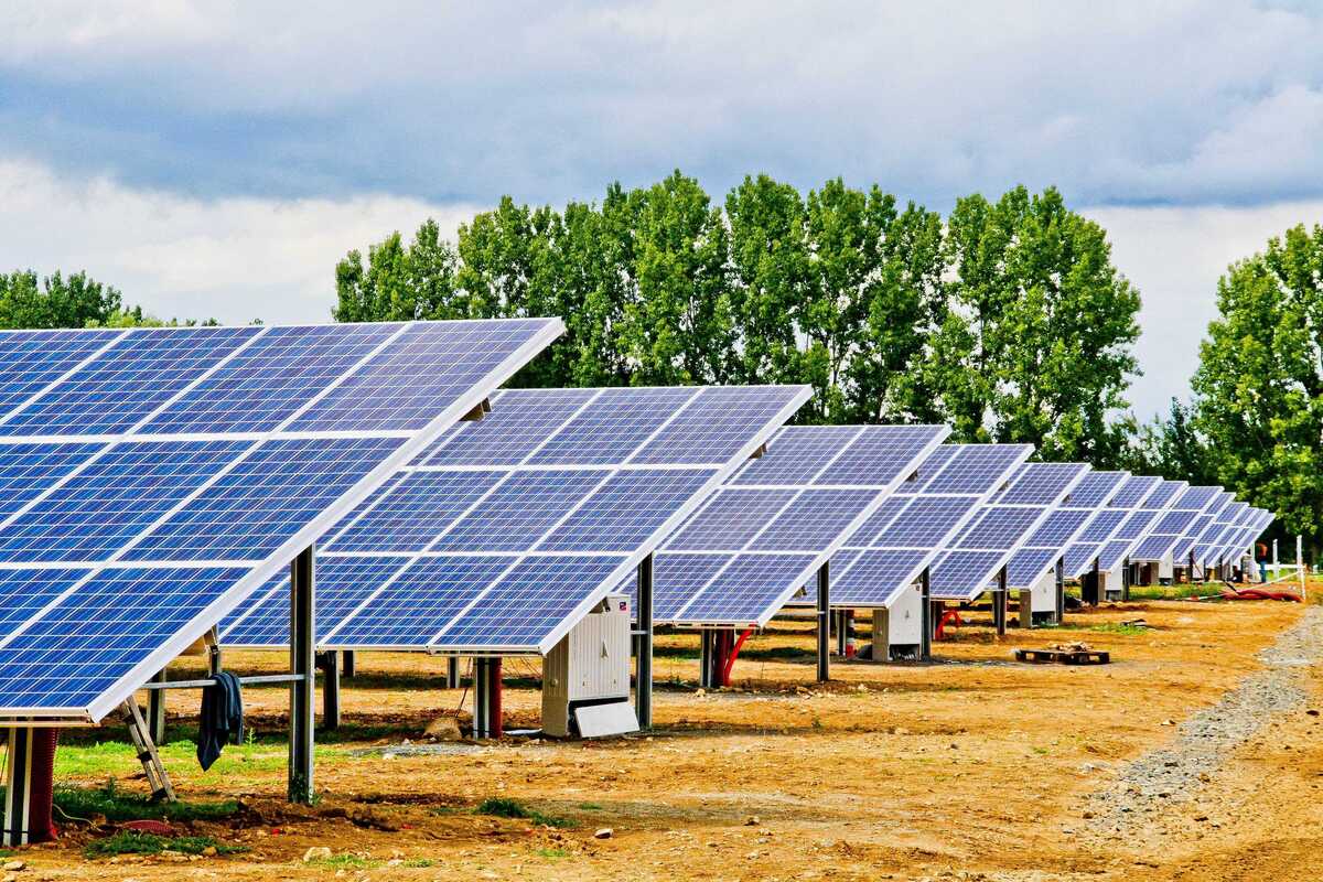découvrez les dernières tendances en matière d'autoconsommation solaire : solutions innovantes, technologies émergentes et conseils pratiques pour optimiser votre énergie solaire et réduire votre facture électrique.