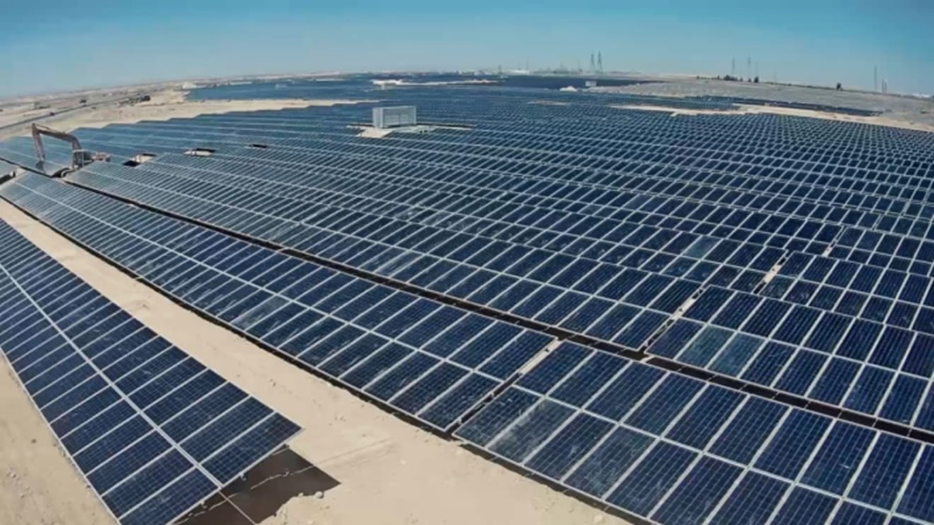 découvrez l'usine solaire en algérie, un projet innovant qui exploite l'énergie renouvelable pour garantir un avenir durable. apprenez comment cette initiative contribue à la transition énergétique du pays et au développement économique local.