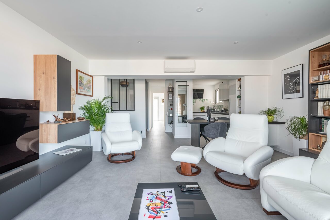 découvrez nos conseils pratiques pour réussir la rénovation de votre appartement, optimiser votre espace et valoriser votre bien immobilier.